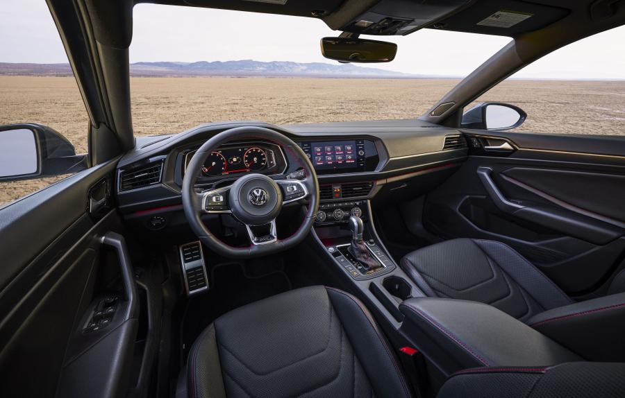 Торпедо Volkswagen Jetta GLI S 2019 года  (NA) (фото 8 из 40)